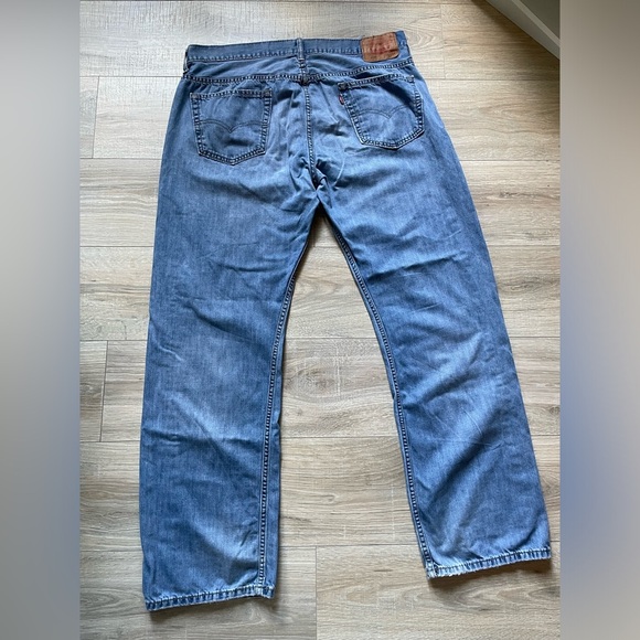 Levi's Relaxed Fit Men's Jeans in light blue - Picture 9 of 10